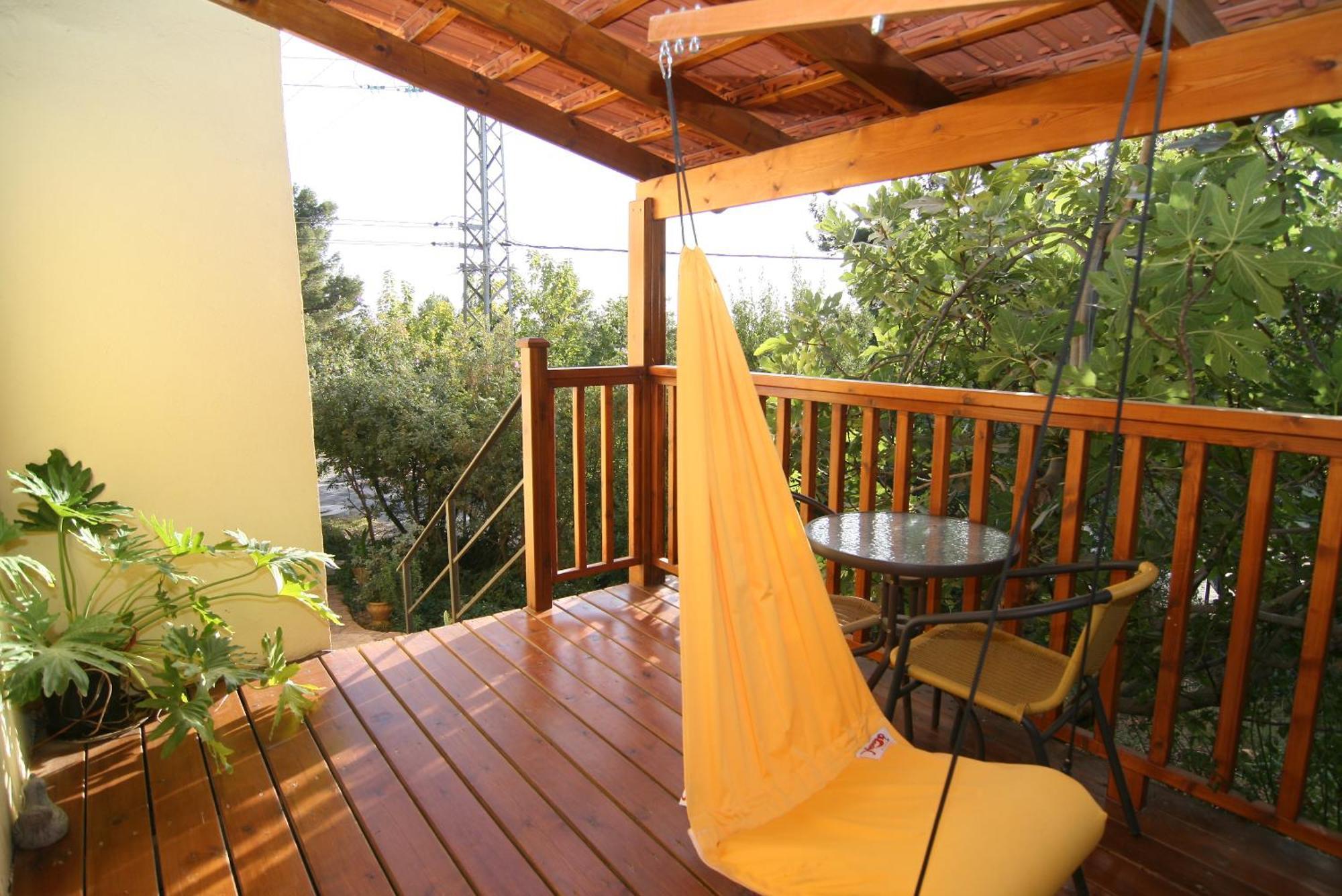 Zimmers At The Forest Amirim Exterior foto