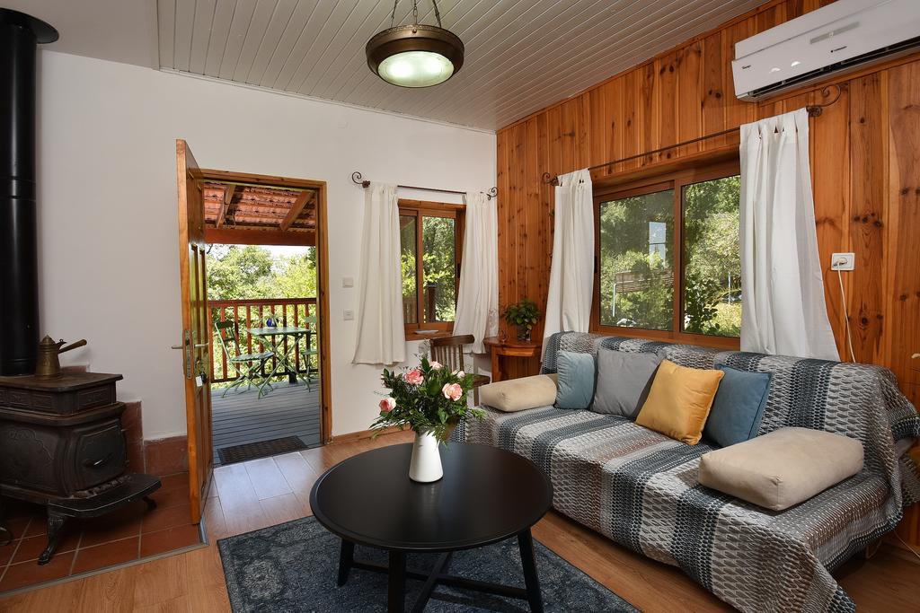 Zimmers At The Forest Amirim Habitación foto