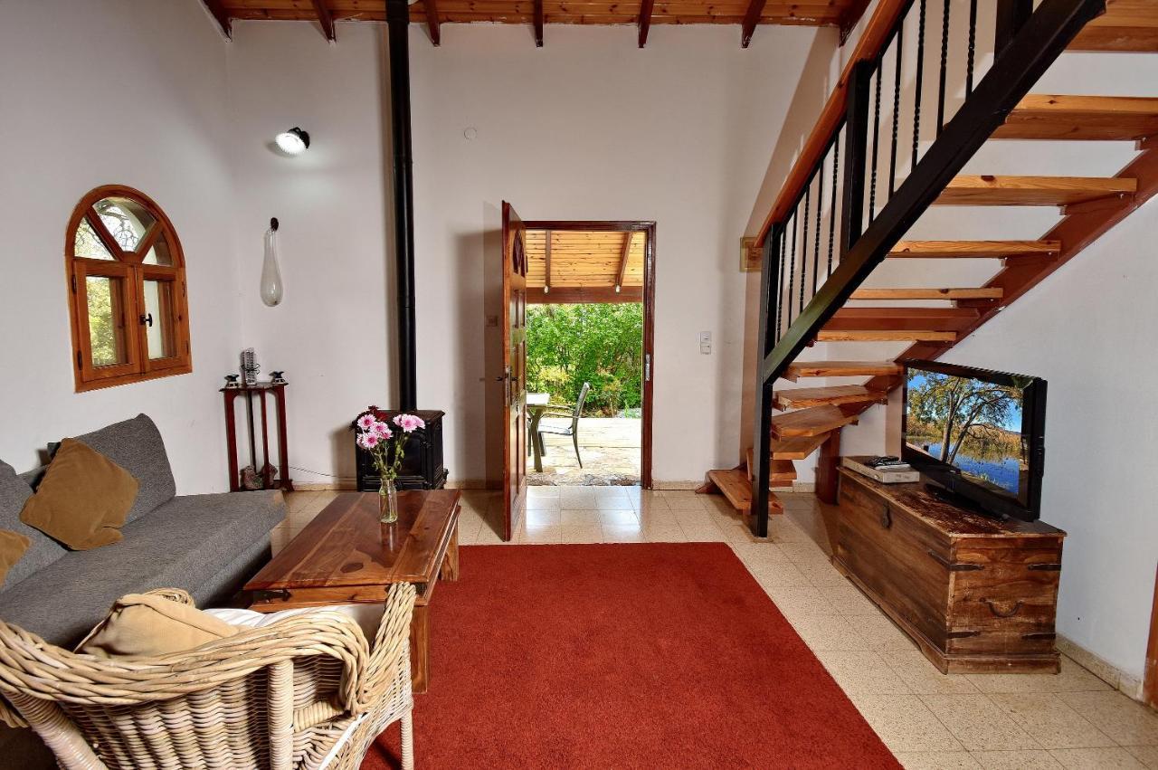 Zimmers At The Forest Amirim Exterior foto